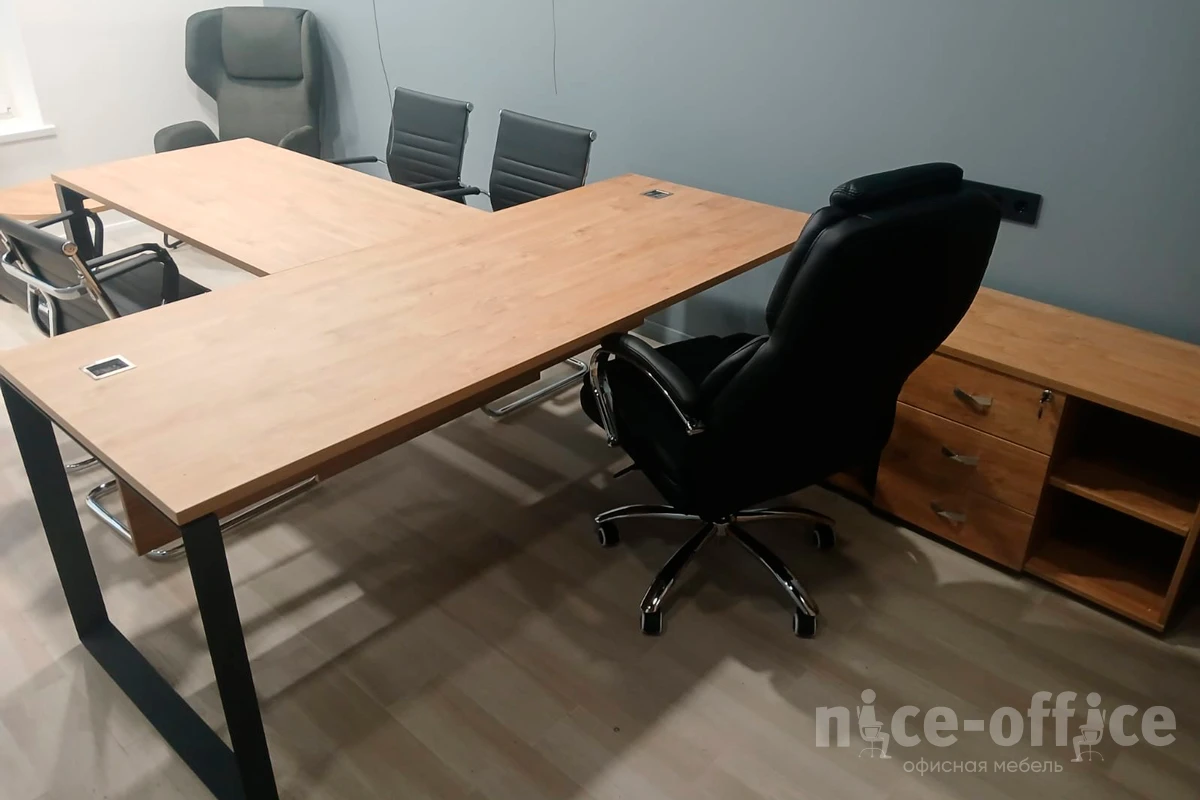 Стол для руководителя на О-образном м/к 1980x800x750 Onix Direct фото в интерьере 2
