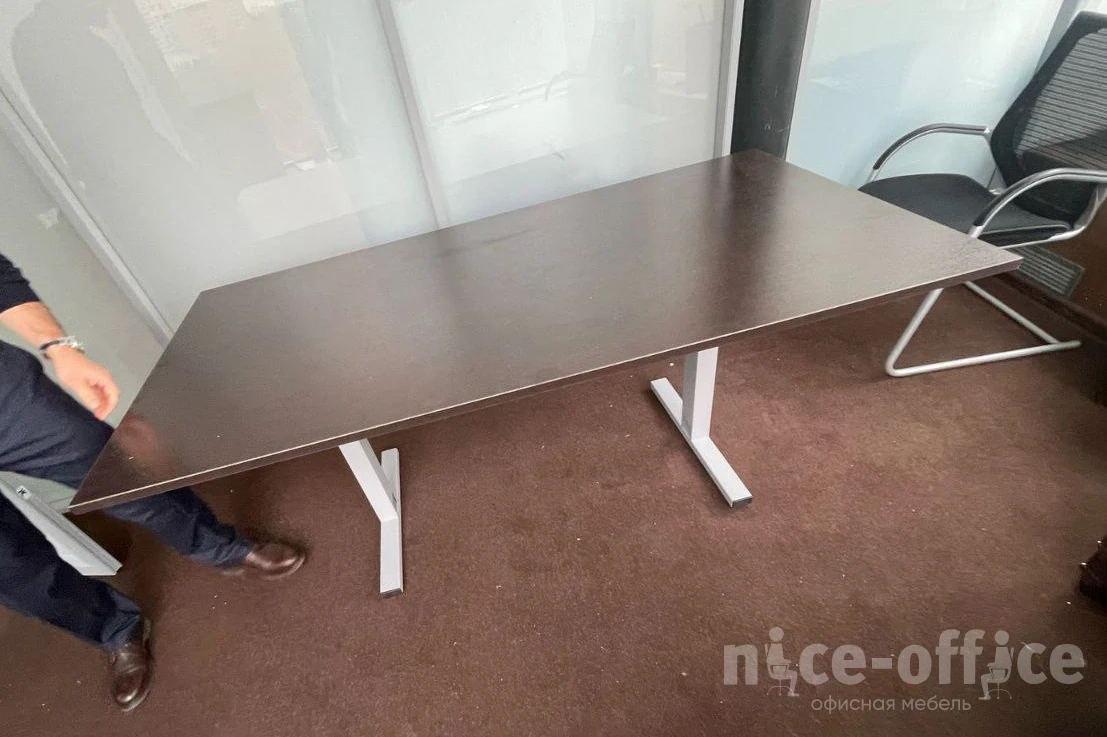 Стол для переговоров (1800*900*750) 2МТП.001 Стиль фото в интерьере 1